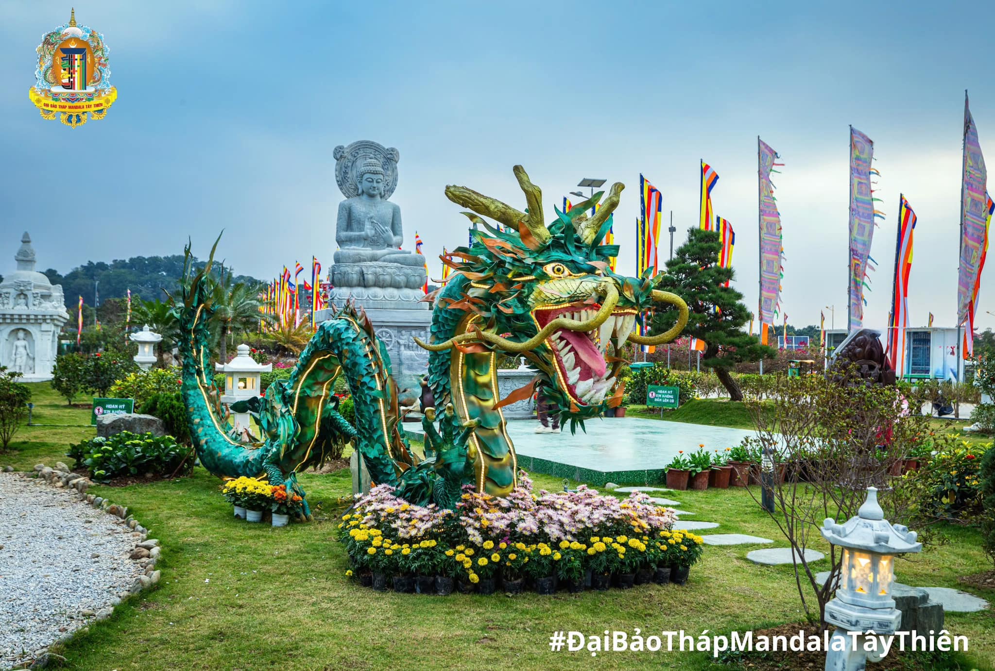 Đại Tượng Phật tại Vườn Phật Lịch Sử trong khuôn viên Đại Bảo Tháp Mandala Tây Thiên