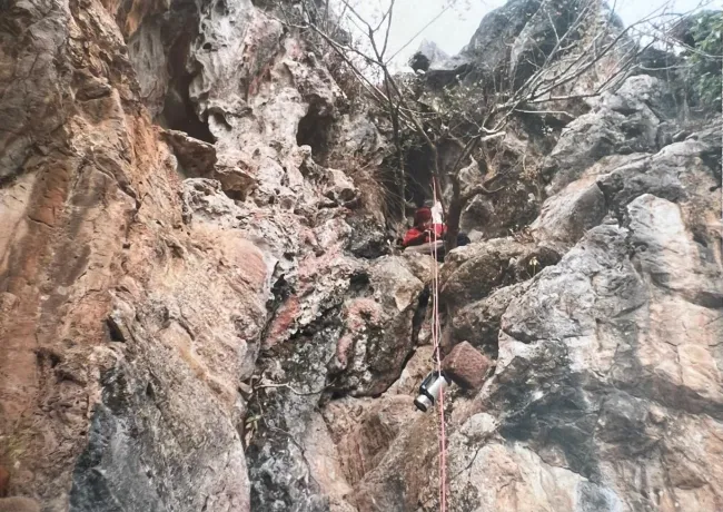 Five years of solitary retreat in a cave, fifteen minutes of sleep each night