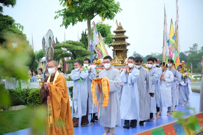 Những Hình Ảnh Đẹp Về Khóa Tu Vi Nhiễu 108 Vòng Đại Bảo Tháp - 29/04-01/05/2023