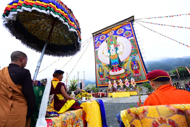 Cơ hội chiêm bái Bảo báu Thongdrol Phật Quan Âm tại Đại Bảo Tháp Mandala Tây Thiên